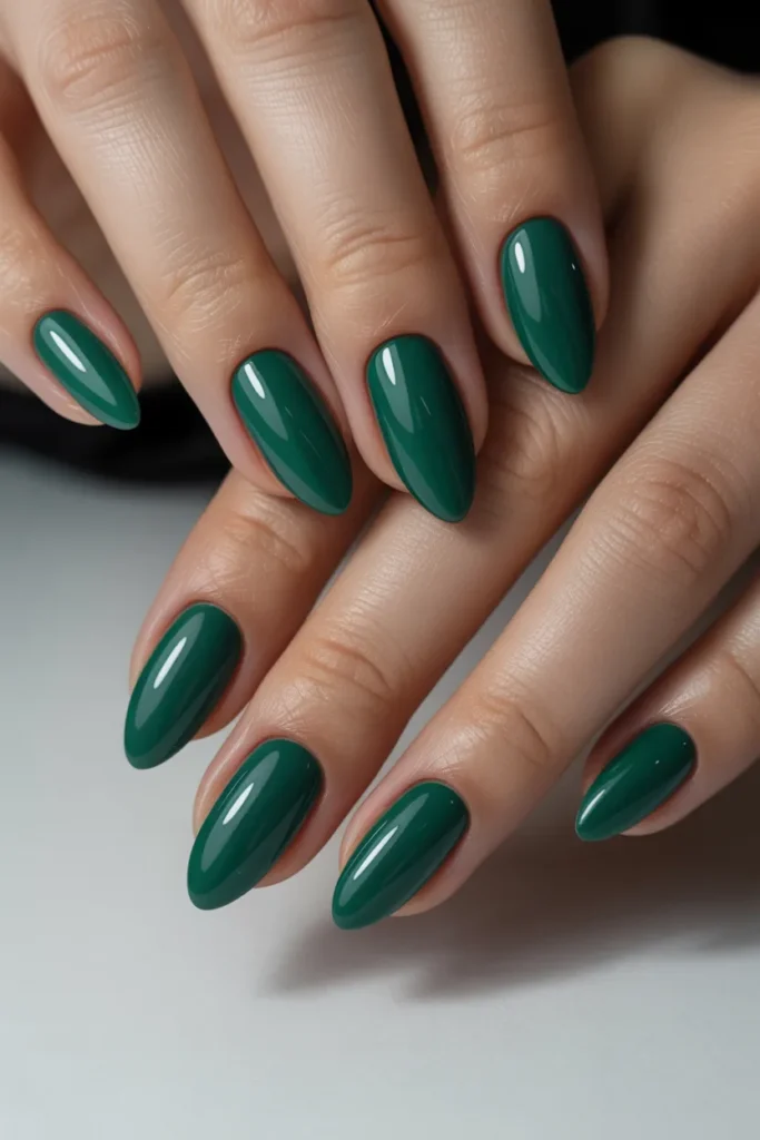 15.Classic Emerald Shine Almond
