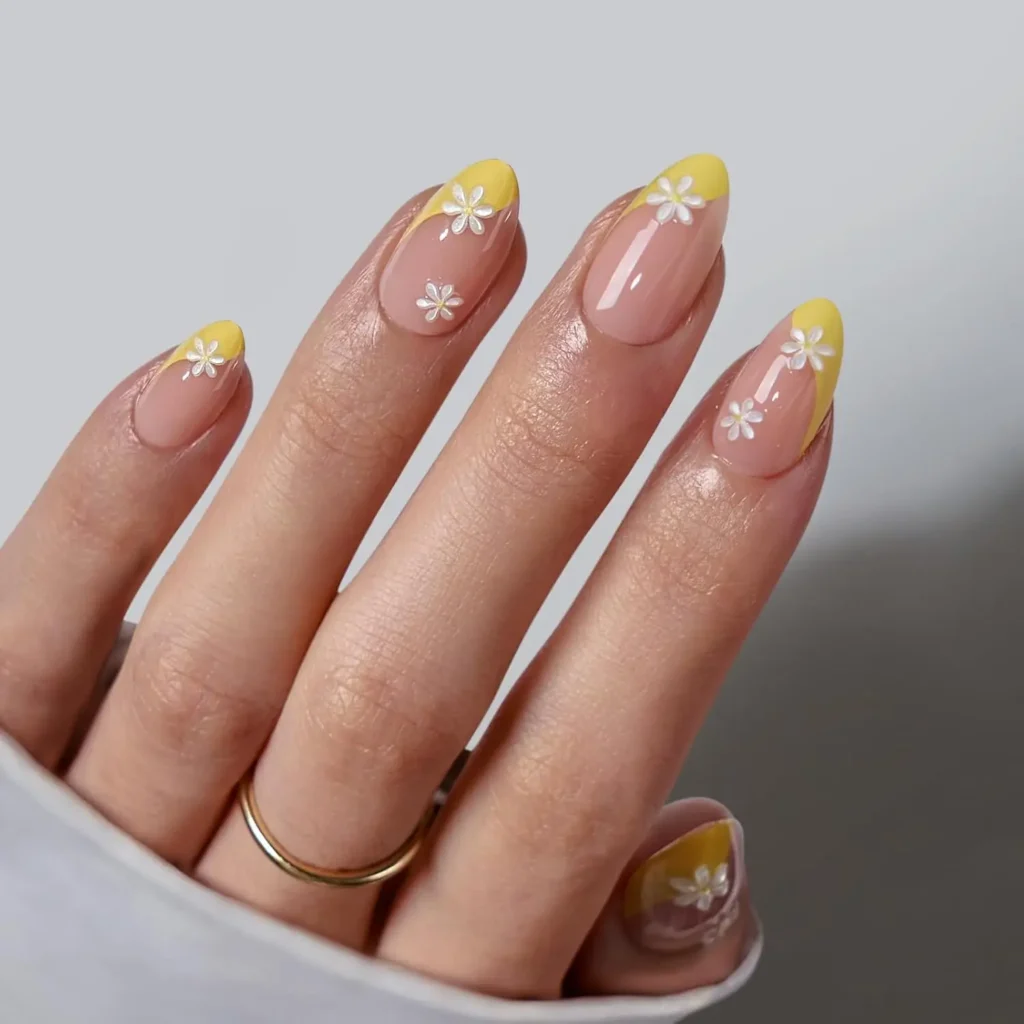 12.Soft Pastel Patriotic Short Nails
