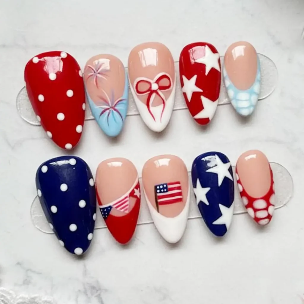 15.Short Almond French Tip Fake Nails