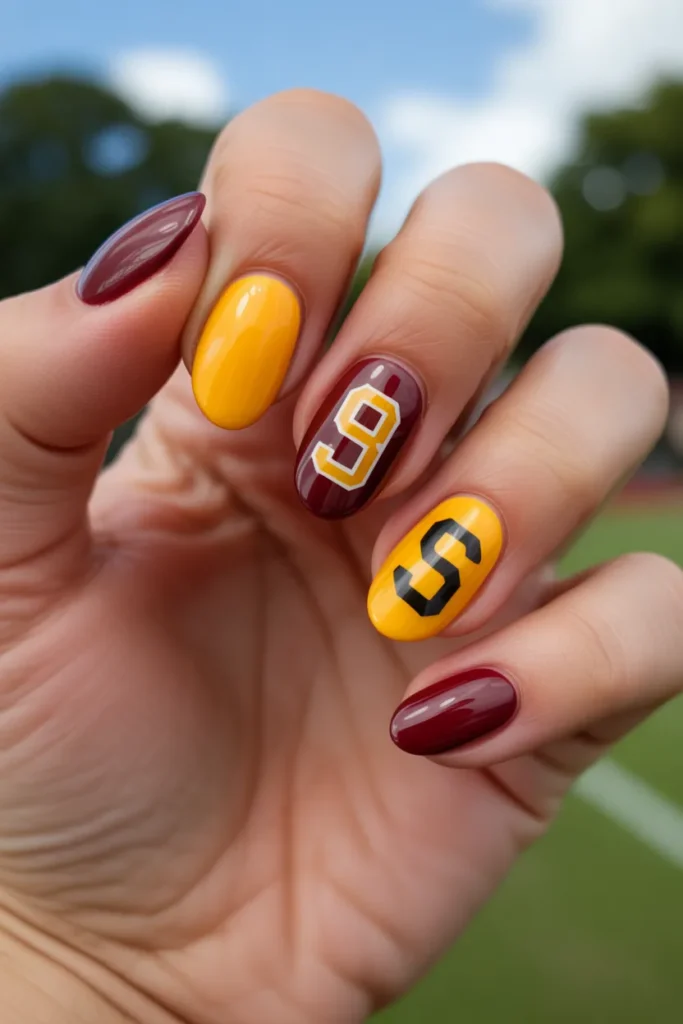 17. Football Nails for High School Season School Colors